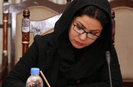 هیچ وقت یادم نمیآید مادرم صورت ما را بوسیده باشد