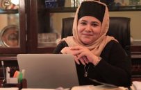 من از بیگانهگان هرگز ننالم، که برمن هرچه کرد، آن آشنا کرد!