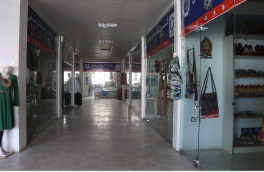 رکود اقتصادی مرکز بازرگانی زنان در هرات؛ زنان فروشنده خانه‌نشین می‌شوند