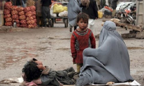 بحران گرسنهگی؛ زنان روستاهای هرات به دنبال لقمه نانی سرگردان اند