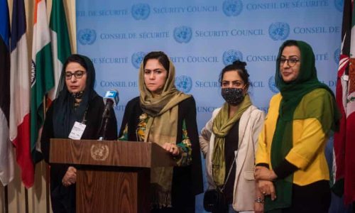 گروهی از زنان افغانستانی در تبعید، به ‌دنبال راهی برای مقابله با بحران این کشور اند