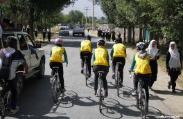 ۵۸ بایسکلسوار زن افغانستانی با خانوادههای شان کشور را ترک کردند