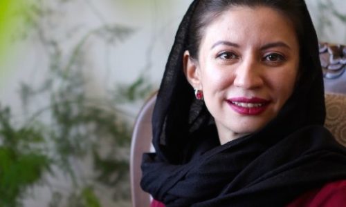 شهزراد اکبر: زنان افغانستانی تنها استند